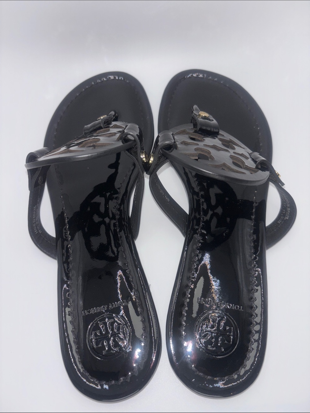 Tory Burch Miller Black Patent Logo Thong Sandals - Picture 4 of 9